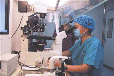 邯郸首例“无精子”试管婴儿成功孕育