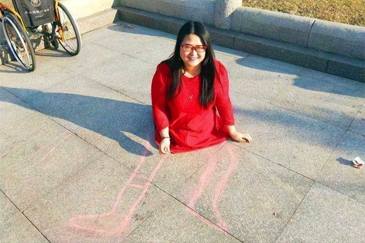 湖北“无腿妈妈”不顾劝阻，试管生下双胞胎，后来怎么样了？