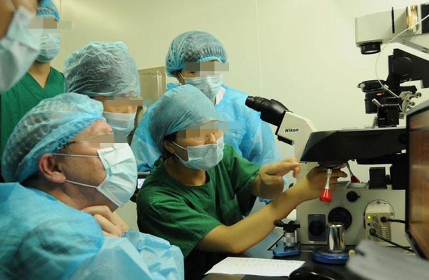 做试管婴儿全过程，每一步都很艰难，看着都疼，母亲实在太伟大