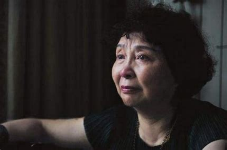 11年前，60岁失独母亲生下试管双胞胎，后坦言：如有来生不会再要