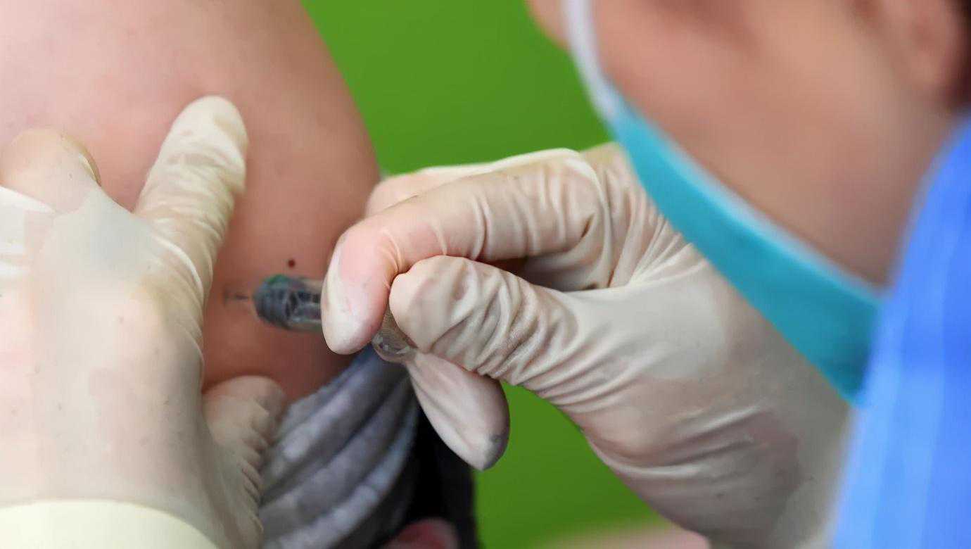 患有哪种疾病不能接种新冠疫苗？哪些人能接种？都给你列出来了