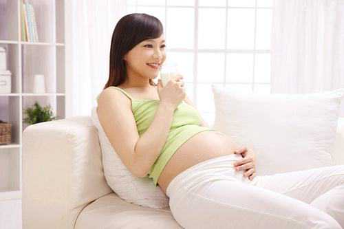 二胎男宝如愿凑成好，孕期这几个症状都不准