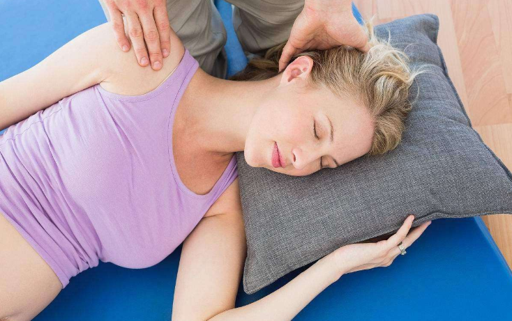 孕期到底该怎么睡？这种睡姿最养胎，准妈妈舒服还利于胎儿发育